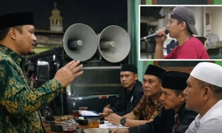 Warga Geram Pengeras Suara Bangunkan Sahur Terlalu Awal