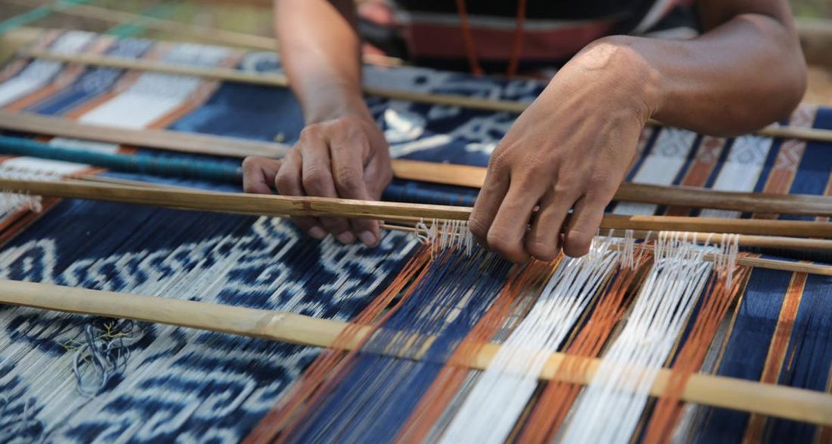 Kain Tenun Elegan Keindahan Dalam Pernikahan Adat Jawa